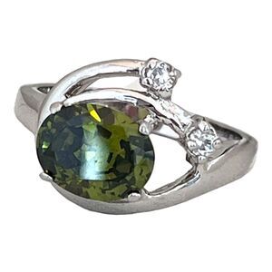 Vintage 1970s Green Stone Ring Crystal Accents Silver Tone Size 6.25 - 5X